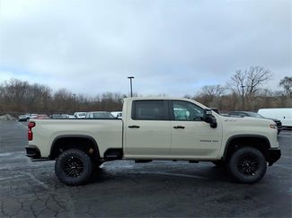 New 2026 Chevrolet Silverado 2500 ZR2 w/ LPO, Dark Essentials Package video 2
