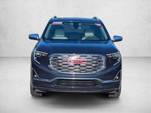 Used 2018 GMC Terrain Denali w/ Driver Alert Package II FWD image 2