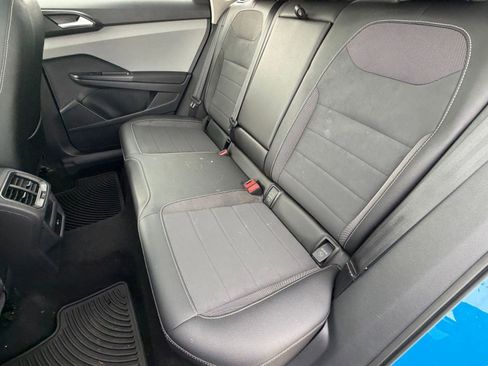 Used 2023 Volkswagen Taos SE image 21