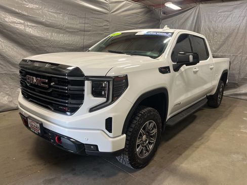 Used 2024 GMC Sierra 1500 AT4 w/ Technology Package AWD/4WD image 3