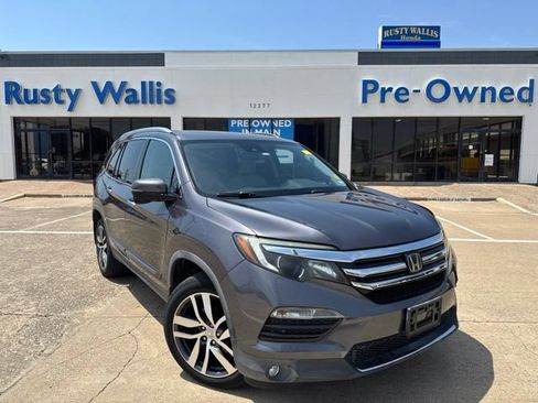 Used 2017 Honda Pilot Touring image 1