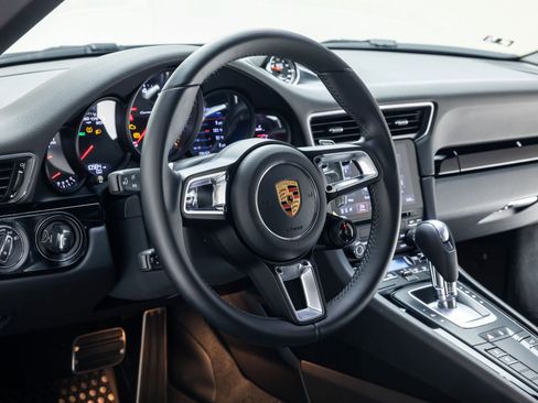 Used 2019 Porsche 911 Carrera image 14