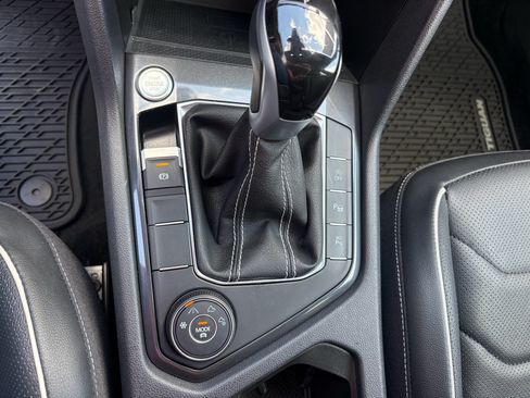 Used 2024 Volkswagen Tiguan SEL R-Line AWD/4WD image 27