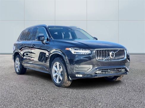 Used 2023 Volvo XC90 B5 Core w/ Protection Package Premier image 3