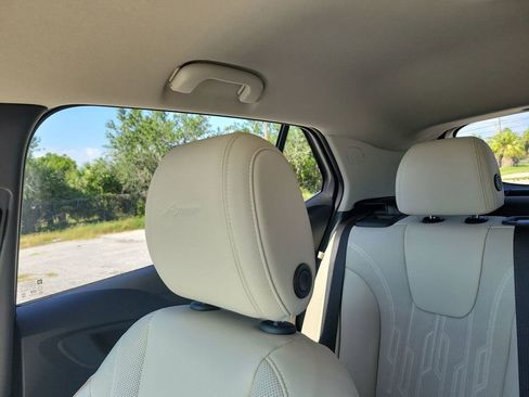 Used 2025 Buick Encore GX Avenir w/ Avenir Technology Package image 12