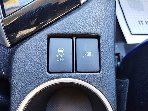 Used 2017 Toyota Corolla SE image 30