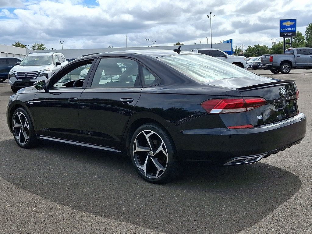 Used 2021 Volkswagen Passat 2.0T R-Line FWD image 4