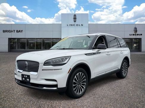 Certified 2023 Lincoln Aviator Reserve w/ Elements Package Plus AWD/4WD image 2