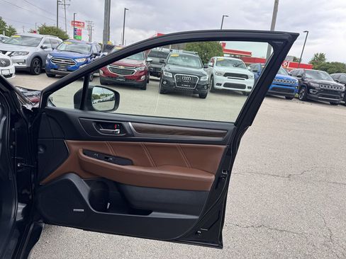 Used 2019 Subaru Outback 2.5i Touring w/ Popular Package #3A AWD/4WD image 13