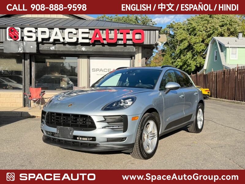 Used 2020 Porsche Macan AWD/4WD image 1