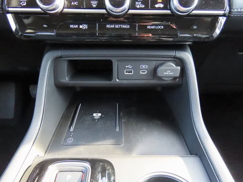 New 2025 Honda Pilot Touring image 24