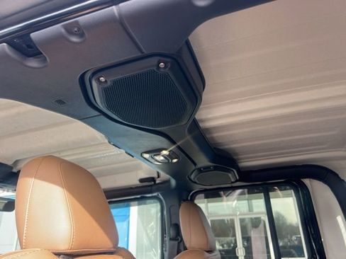 Used 2020 Jeep Gladiator Rubicon image 15