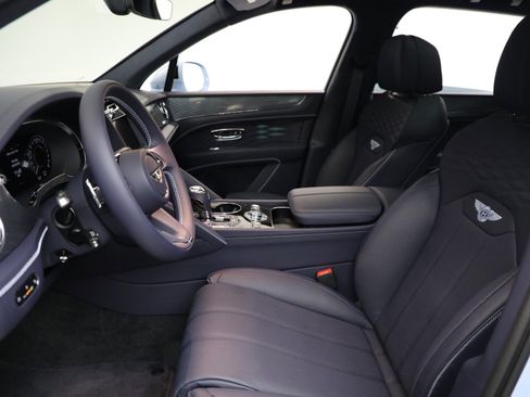 New 2025 Bentley Bentayga image 16