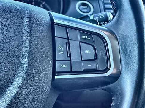 Used 2017 Land Rover Discovery Sport SE image 25