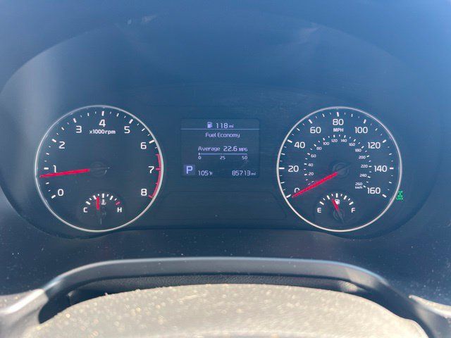 Used 2022 Kia Seltos LX AWD/4WD image 2