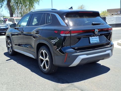 New 2026 Volkswagen Tiguan SE FWD image 5