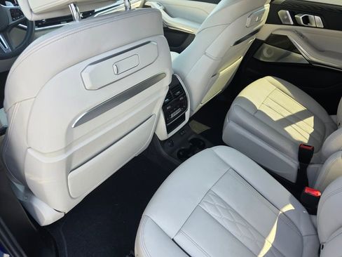 Certified 2025 BMW X7 M60i image 15