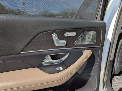 Used 2020 Mercedes-Benz GLS 450 4MATIC image 38