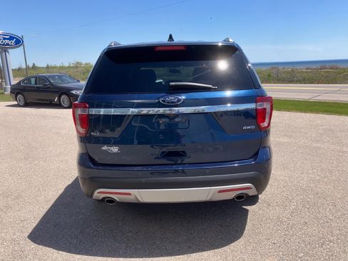 Used 2017 Ford Explorer XLT AWD/4WD image 4