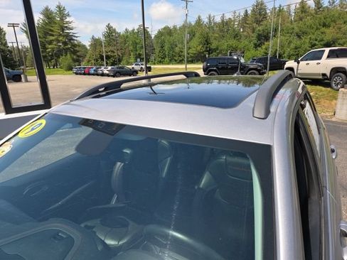 Used 2019 Jeep Cherokee Trailhawk AWD/4WD image 39