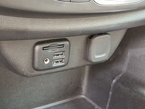 Used 2021 Chevrolet Traverse RS image 27