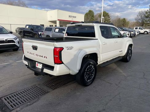 Used 2024 Toyota Tacoma TRD Sport image 10