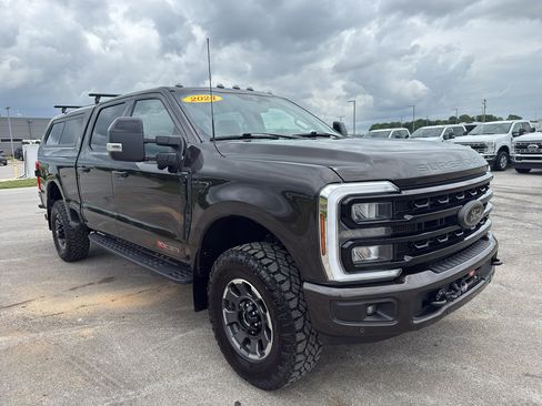 Used 2024 Ford F250 Lariat w/ Lariat Ultimate Package AWD/4WD image 3