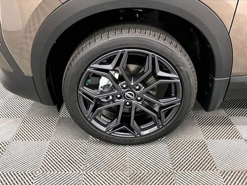 New 2026 Nissan Kicks SR image 11