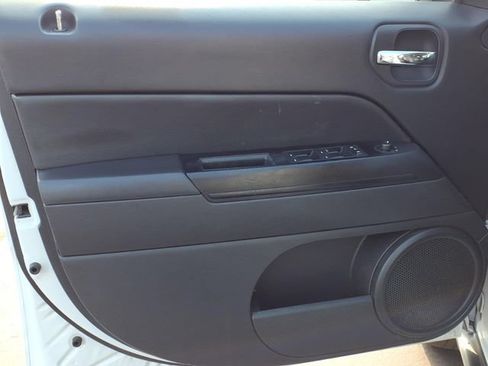 Used 2016 Jeep Patriot Sport w/ Power Value Group AWD/4WD image 13