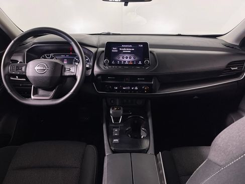 Used 2025 Nissan Rogue SV FWD image 14