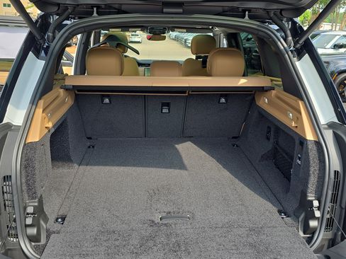 New 2025 Land Rover Range Rover SE image 12