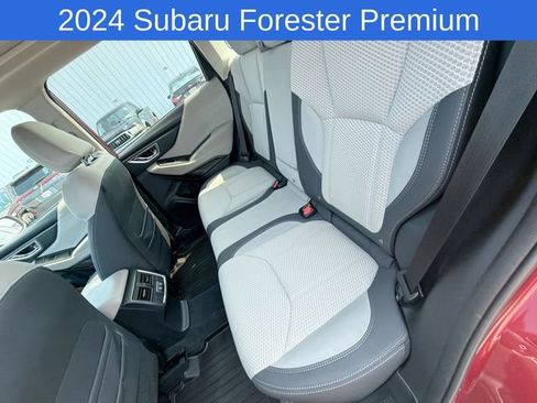Used 2024 Subaru Forester Premium AWD/4WD image 24