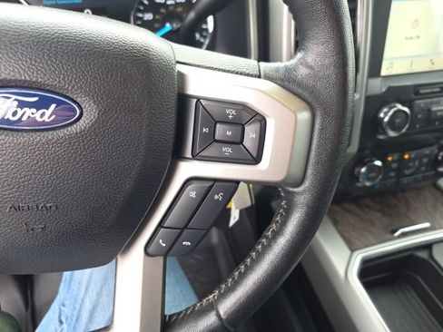 Used 2019 Ford F250 Lariat w/ Chrome Package image 30