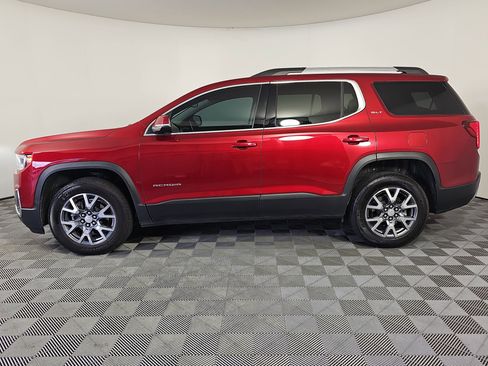 Used 2023 GMC Acadia SLT w/ Preferred Package image 2