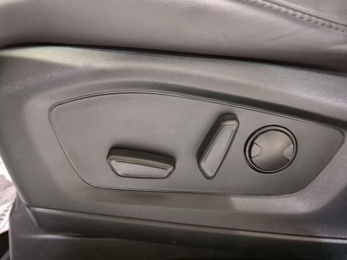 Used 2023 Ford Explorer XLT w/ Equipment Group 202A image 18