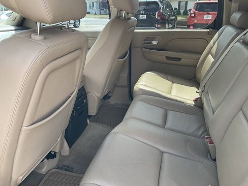 Used 2013 Cadillac Escalade EXT Premium AWD/4WD image 12