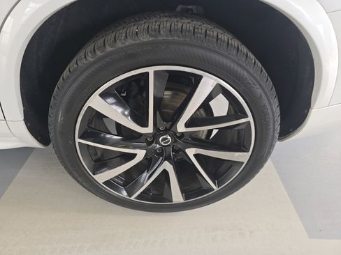 Used 2021 Volvo XC90 T6 Momentum image 8