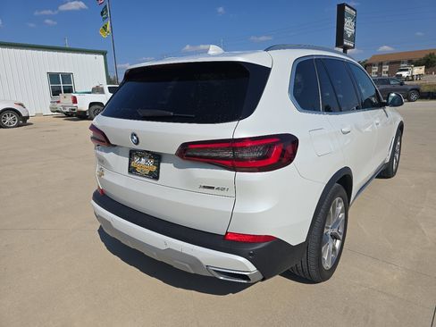 Used 2022 BMW X5 xDrive40i w/ Premium Package image 9