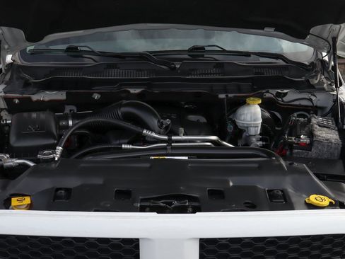 Used 2019 RAM 1500 Express w/ Express Value Package image 12