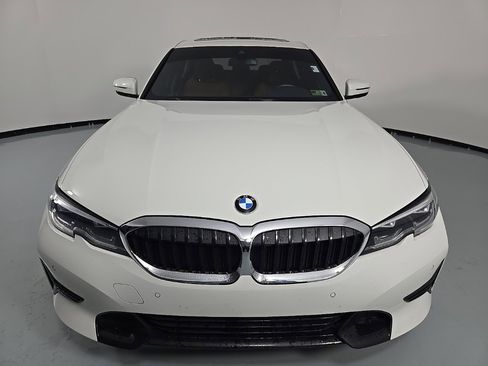 Used 2021 BMW 330i xDrive Sedan w/ Convenience Package image 2