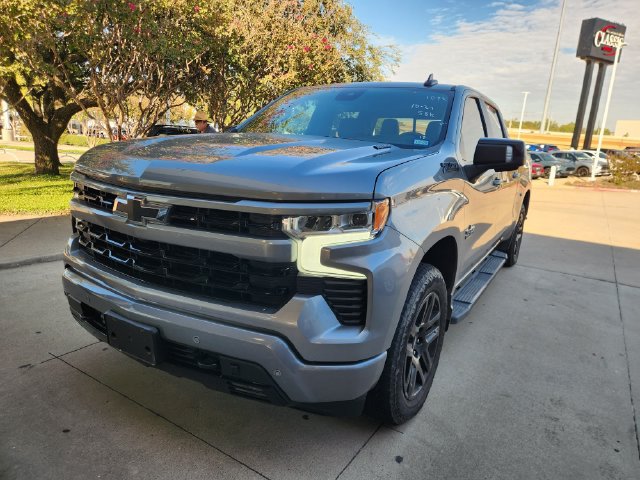Used 2024 Chevrolet Silverado 1500 RST AWD/4WD image 3