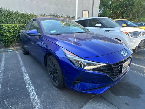 Used 2023 Hyundai Elantra Blue FWD image 2