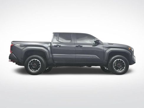 Used 2025 Toyota Tacoma TRD Off-Road w/ TRD Off Road Upgrade Package AWD/4WD image 43