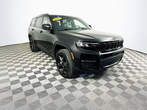 Certified 2025 Jeep Grand Cherokee L Limited w/ Luxury Tech Group II image 2