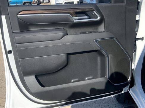 Used 2025 Chevrolet Silverado 2500 LT w/ Convenience Package image 20