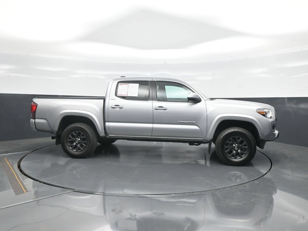 Certified 2020 Toyota Tacoma SR5 AWD/4WD image 8