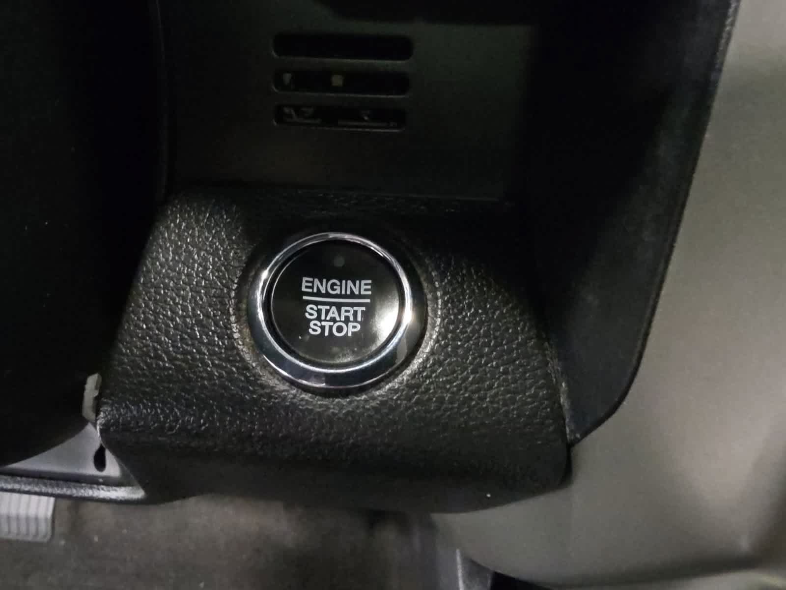 Used 2020 Ford F150 Lariat w/ Equipment Group 502A Luxury AWD/4WD image 33