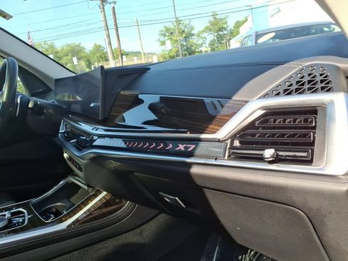 Used 2025 BMW X7 xDrive40i AWD/4WD image 15