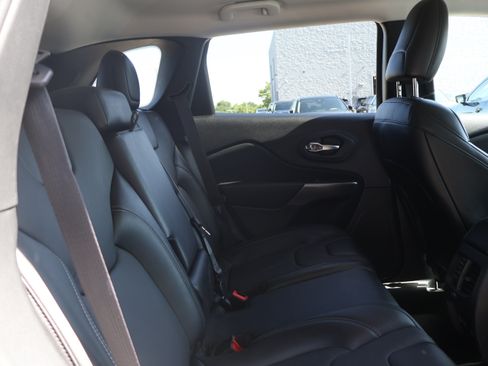 Used 2022 Jeep Cherokee Latitude Lux AWD/4WD image 12