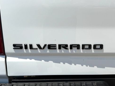 Used 2025 Chevrolet Silverado 2500 Custom w/ Custom Value Package AWD/4WD image 12